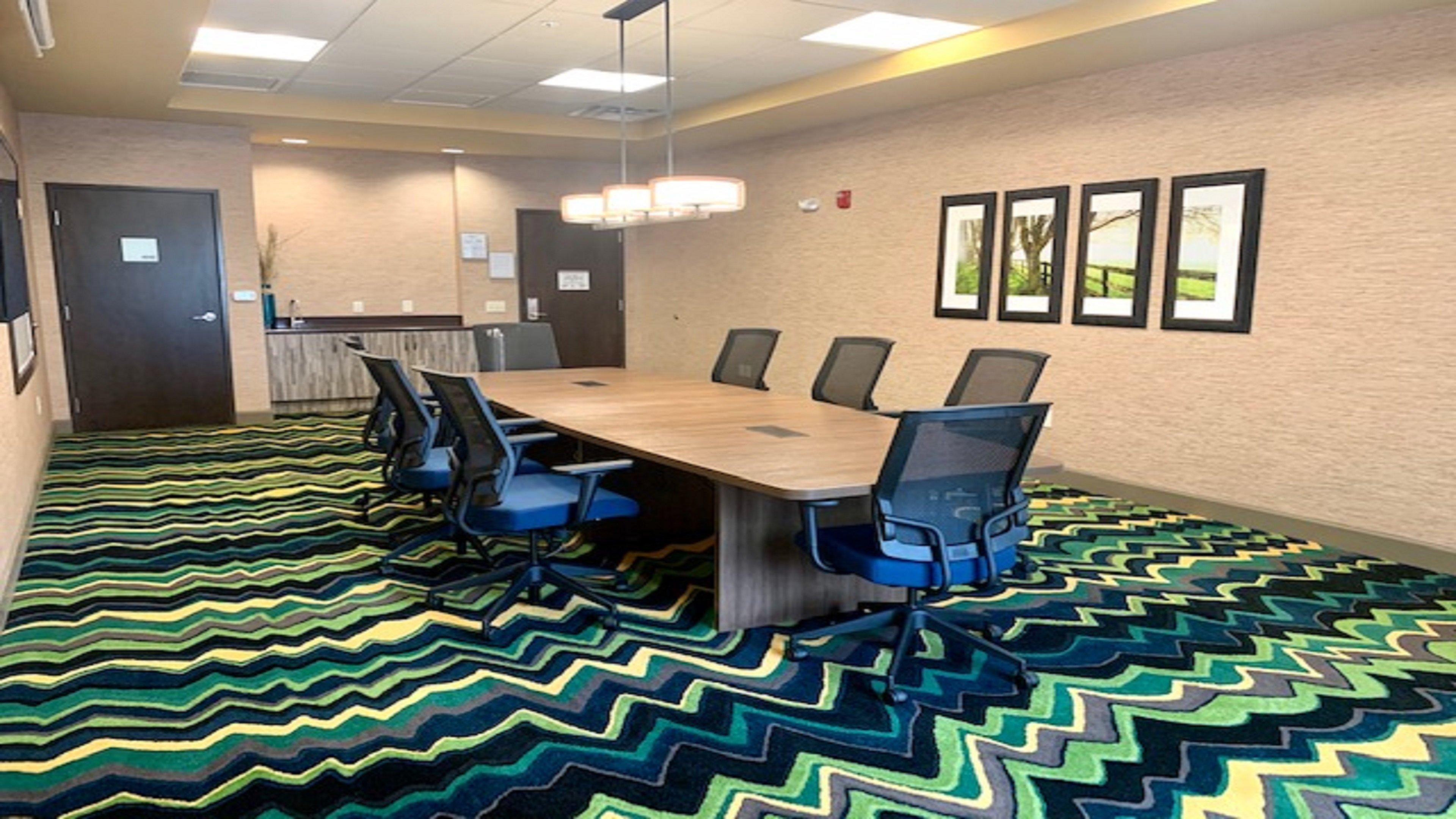Holiday Inn Express & Suites Perry-National Fairground Area By Ihg Luaran gambar