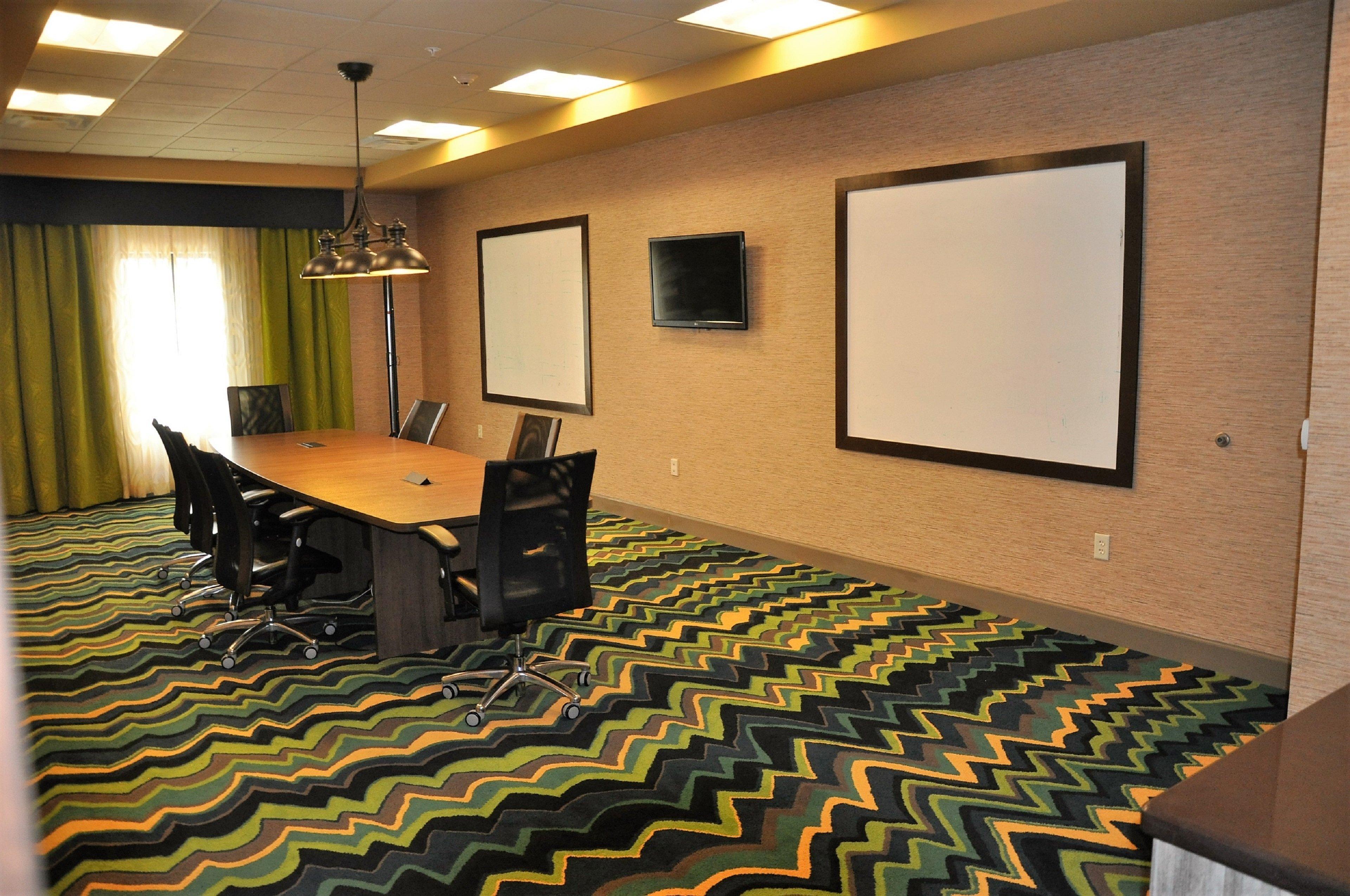 Holiday Inn Express & Suites Perry-National Fairground Area By Ihg Luaran gambar