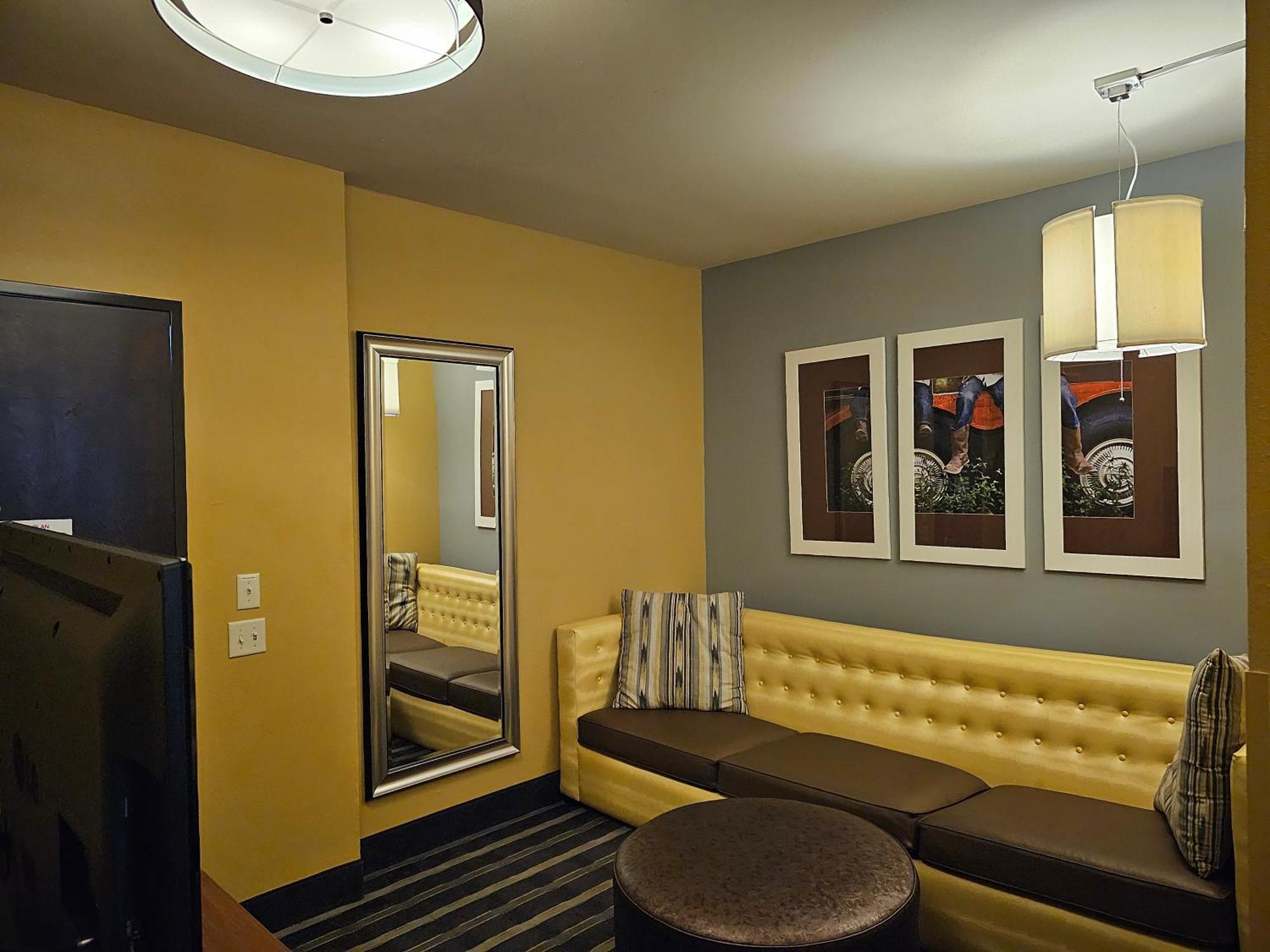 Holiday Inn Express & Suites Perry-National Fairground Area By Ihg Luaran gambar