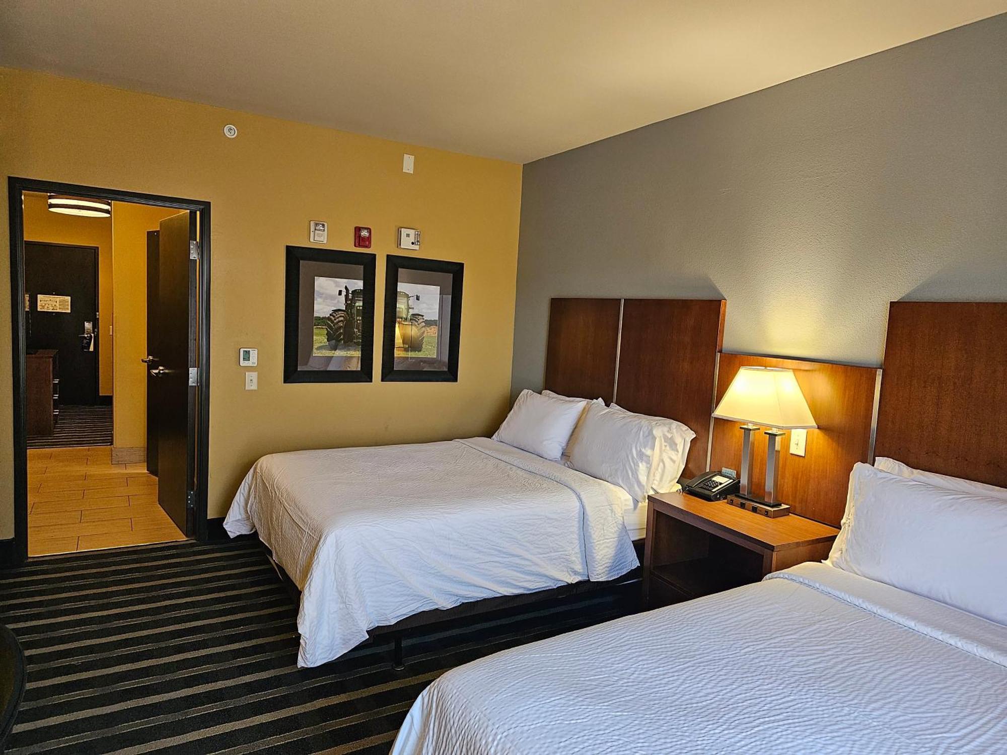 Holiday Inn Express & Suites Perry-National Fairground Area By Ihg Luaran gambar