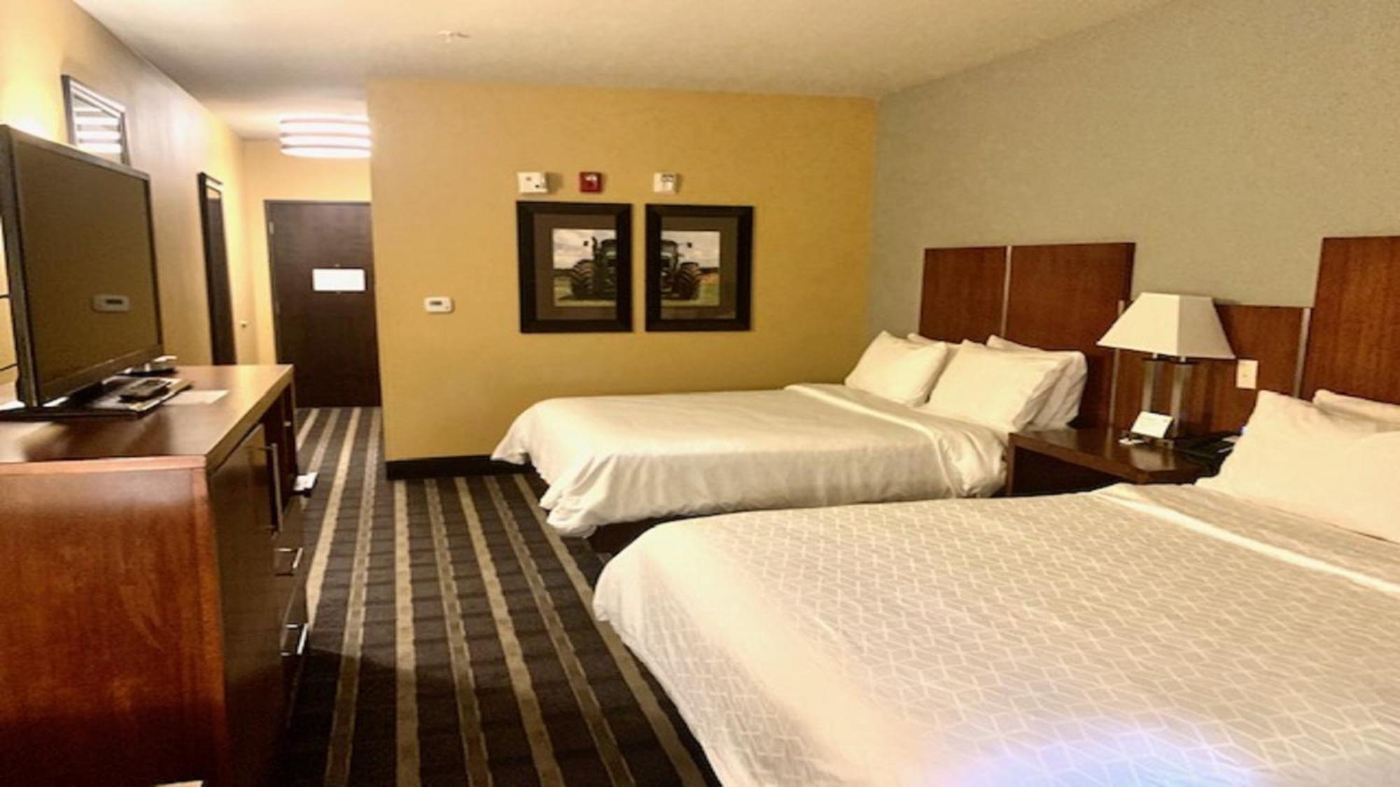 Holiday Inn Express & Suites Perry-National Fairground Area By Ihg Luaran gambar