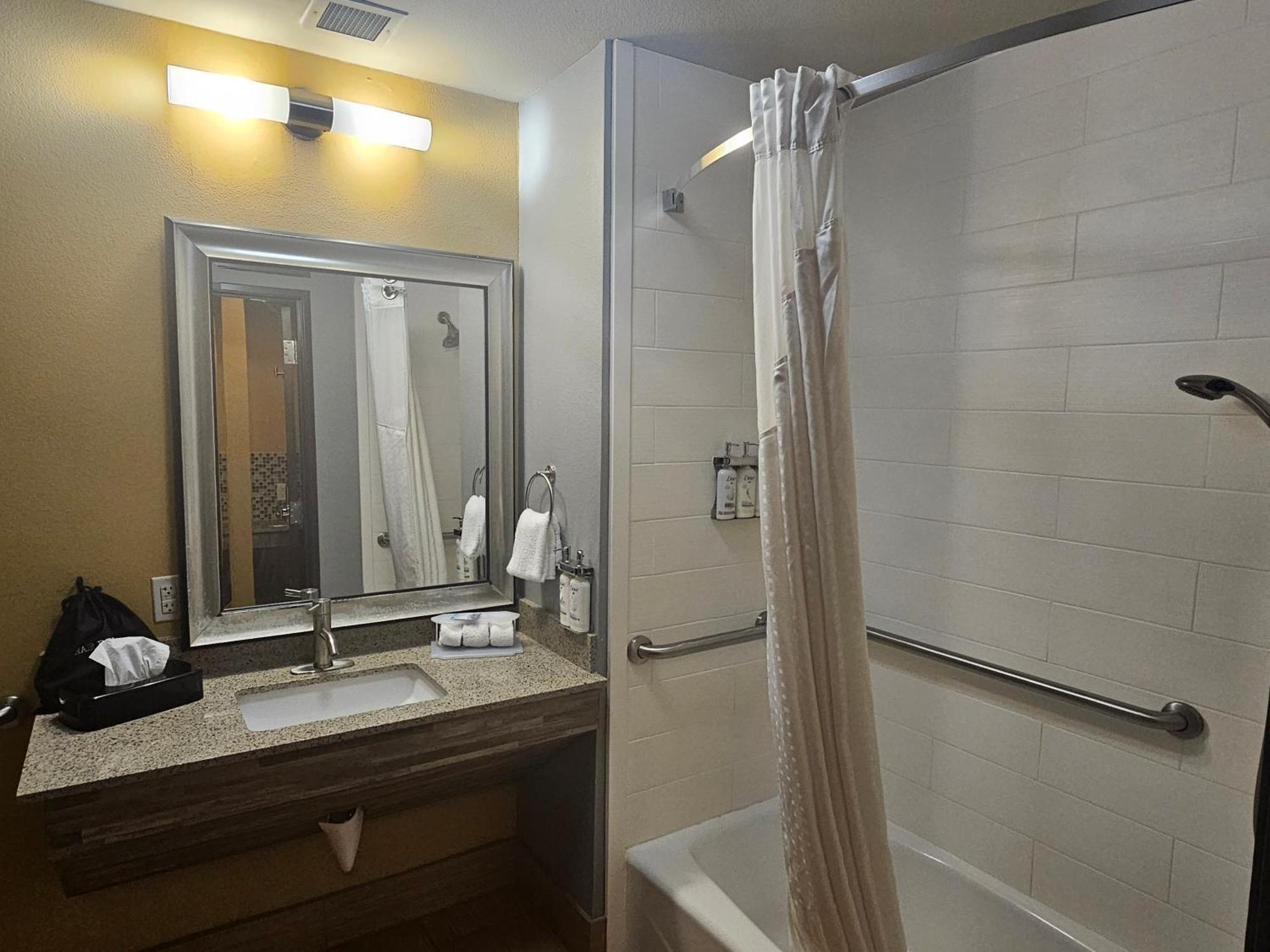 Holiday Inn Express & Suites Perry-National Fairground Area By Ihg Luaran gambar