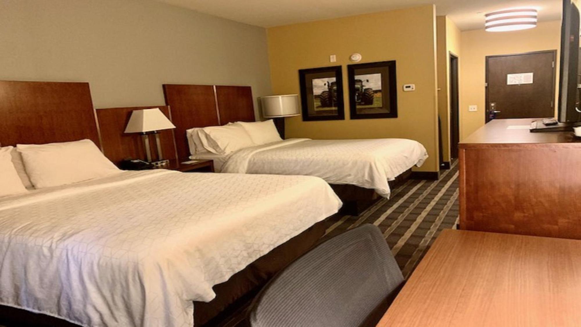 Holiday Inn Express & Suites Perry-National Fairground Area By Ihg Luaran gambar