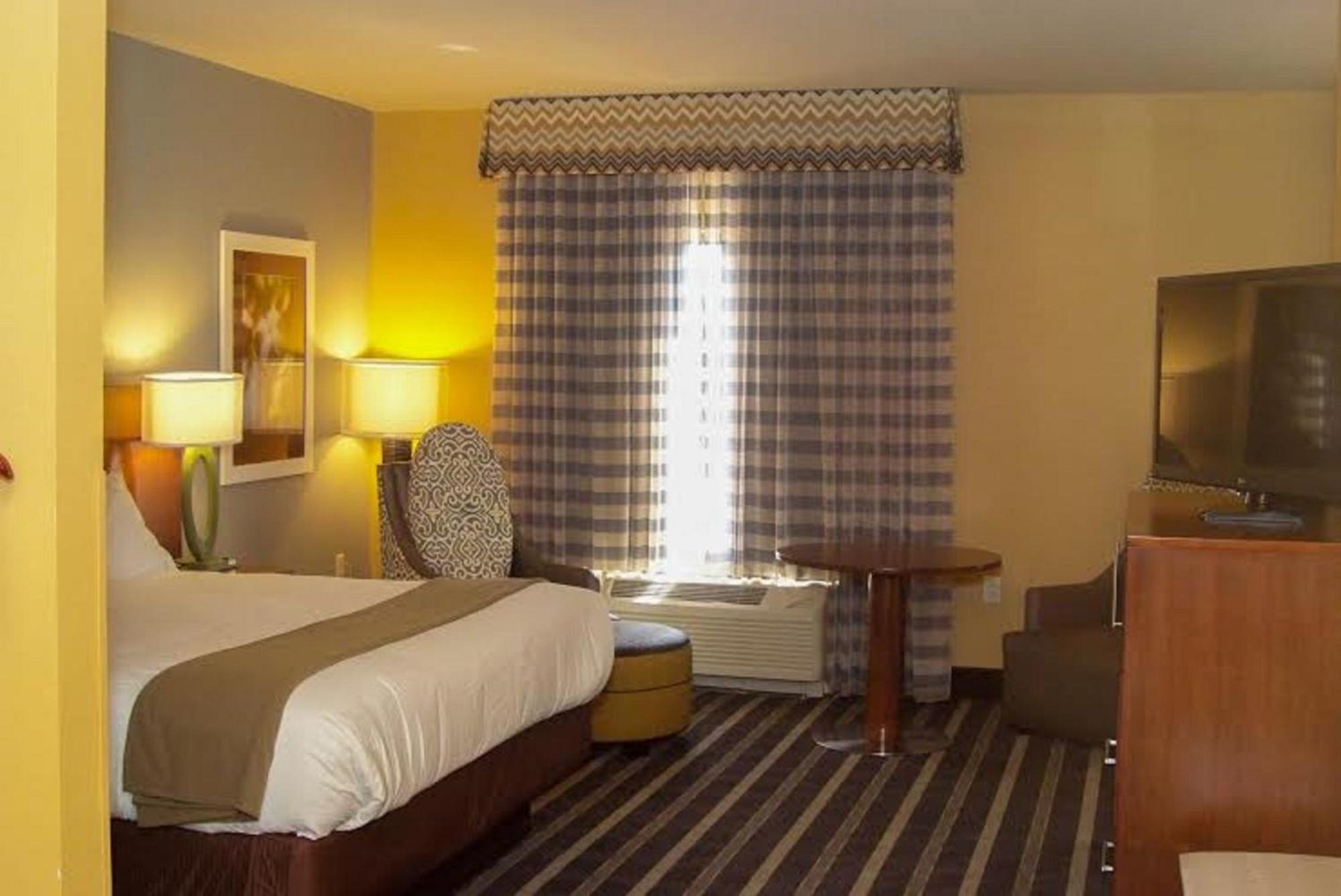 Holiday Inn Express & Suites Perry-National Fairground Area By Ihg Luaran gambar
