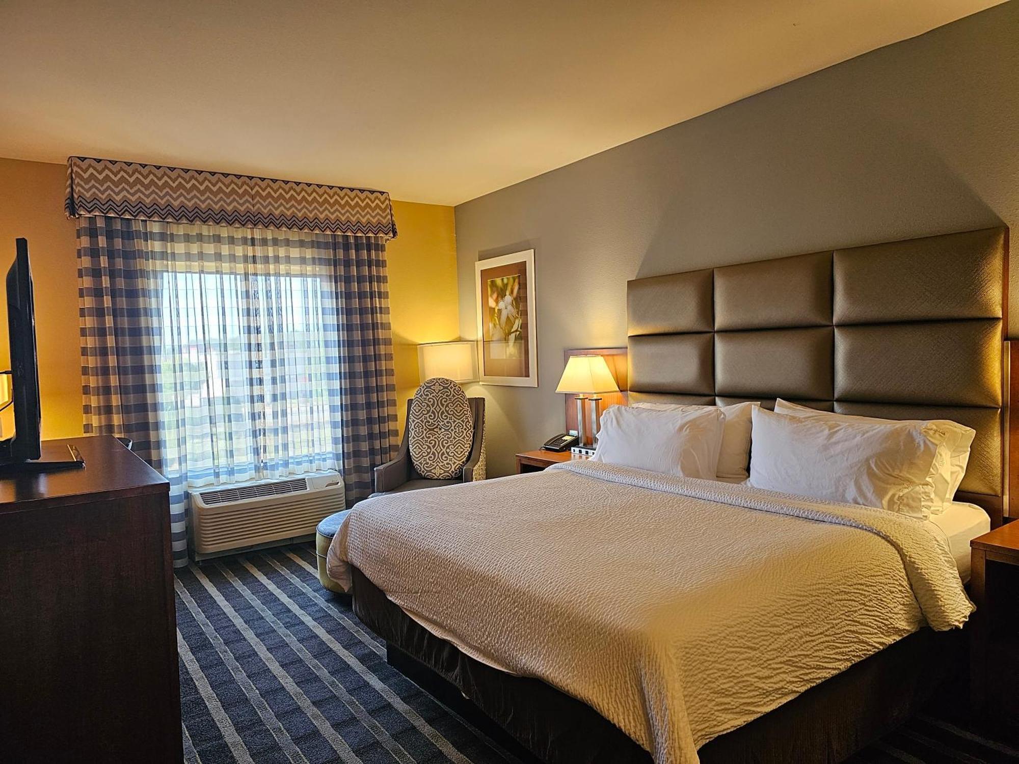 Holiday Inn Express & Suites Perry-National Fairground Area By Ihg Luaran gambar