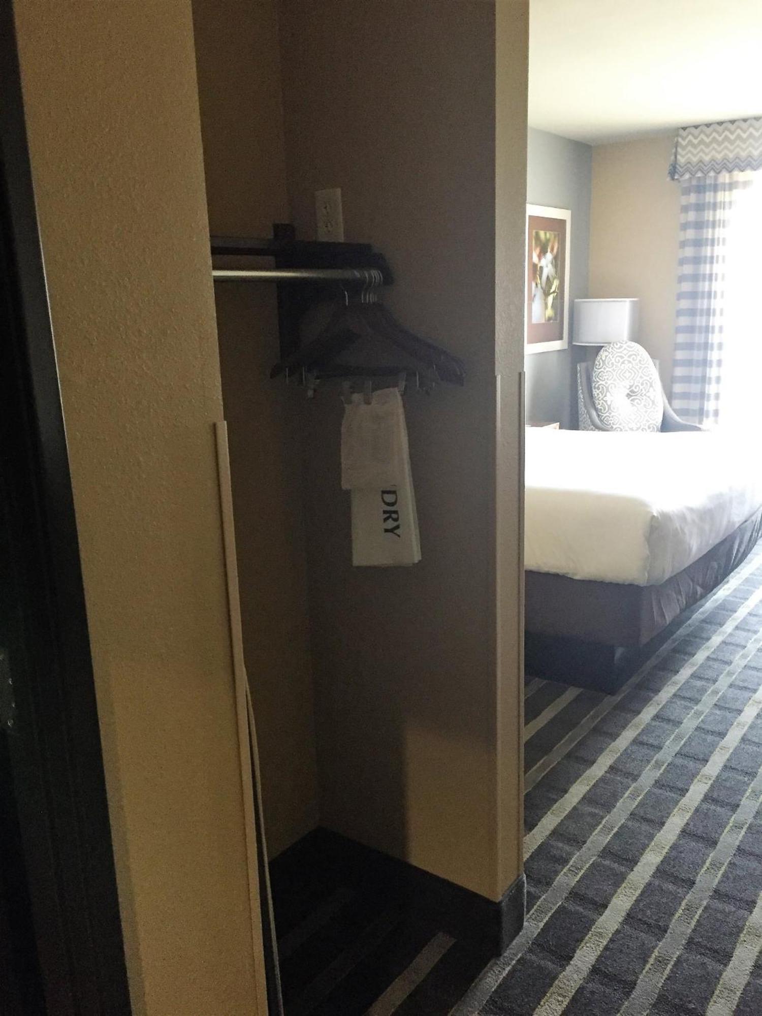 Holiday Inn Express & Suites Perry-National Fairground Area By Ihg Luaran gambar