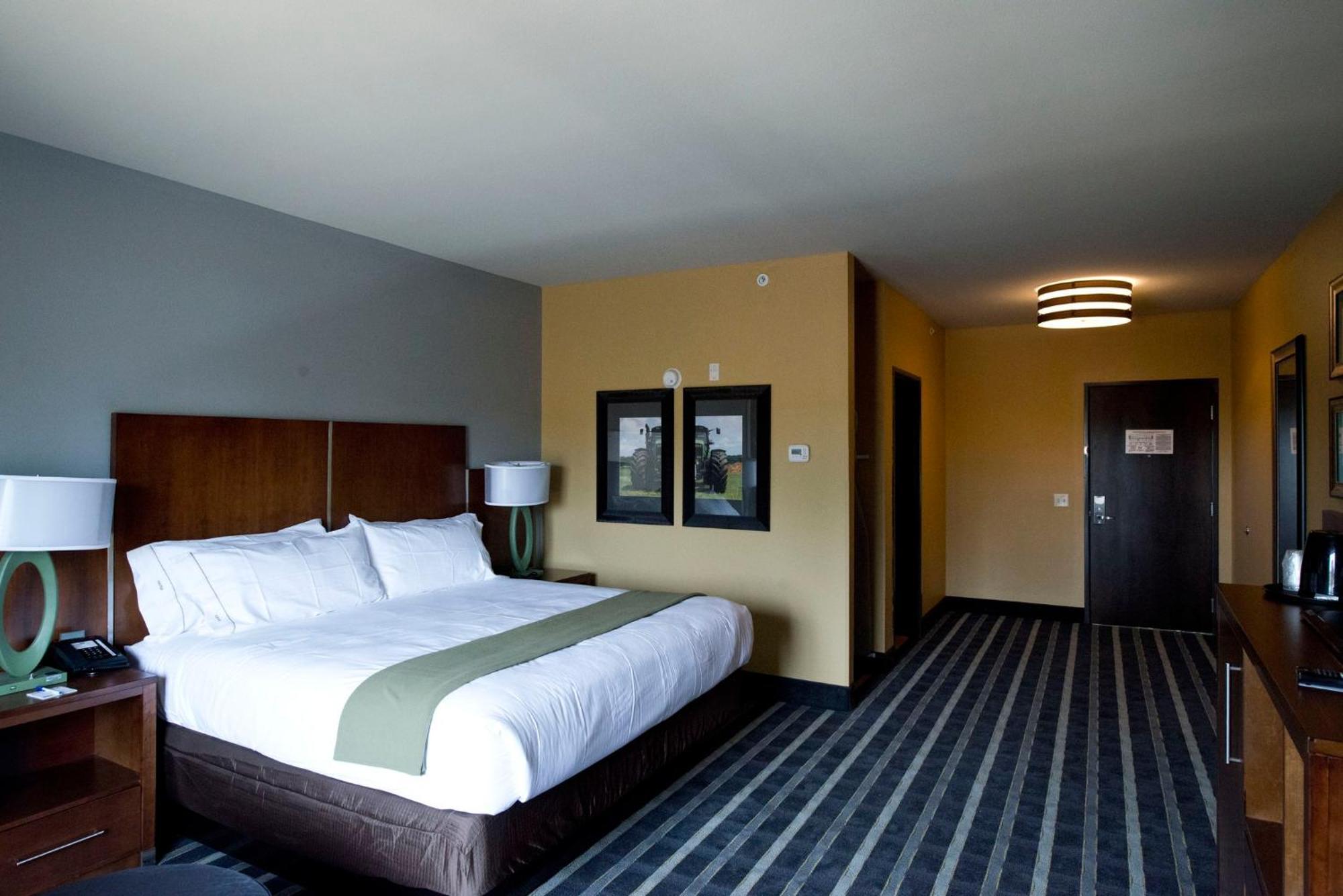 Holiday Inn Express & Suites Perry-National Fairground Area By Ihg Luaran gambar